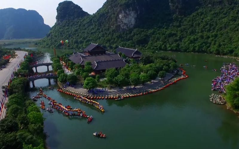 Gợi ý ăn uống và lưu trú khi du lịch Ninh Bình